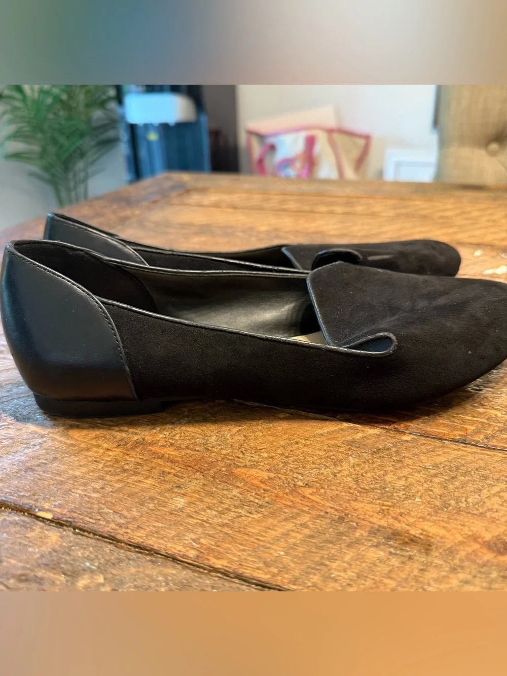 Women’s Aldo Black Suede Pointed Toe Flats (Size 9)